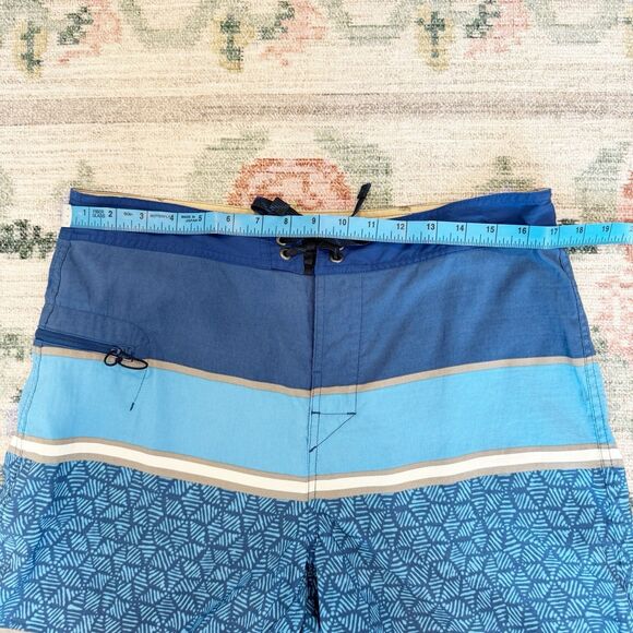 Mens Patagonia Wavefarer Board Shorts Stripe Size 34 9in Inseam Swimsuit - Picture 4 of 7